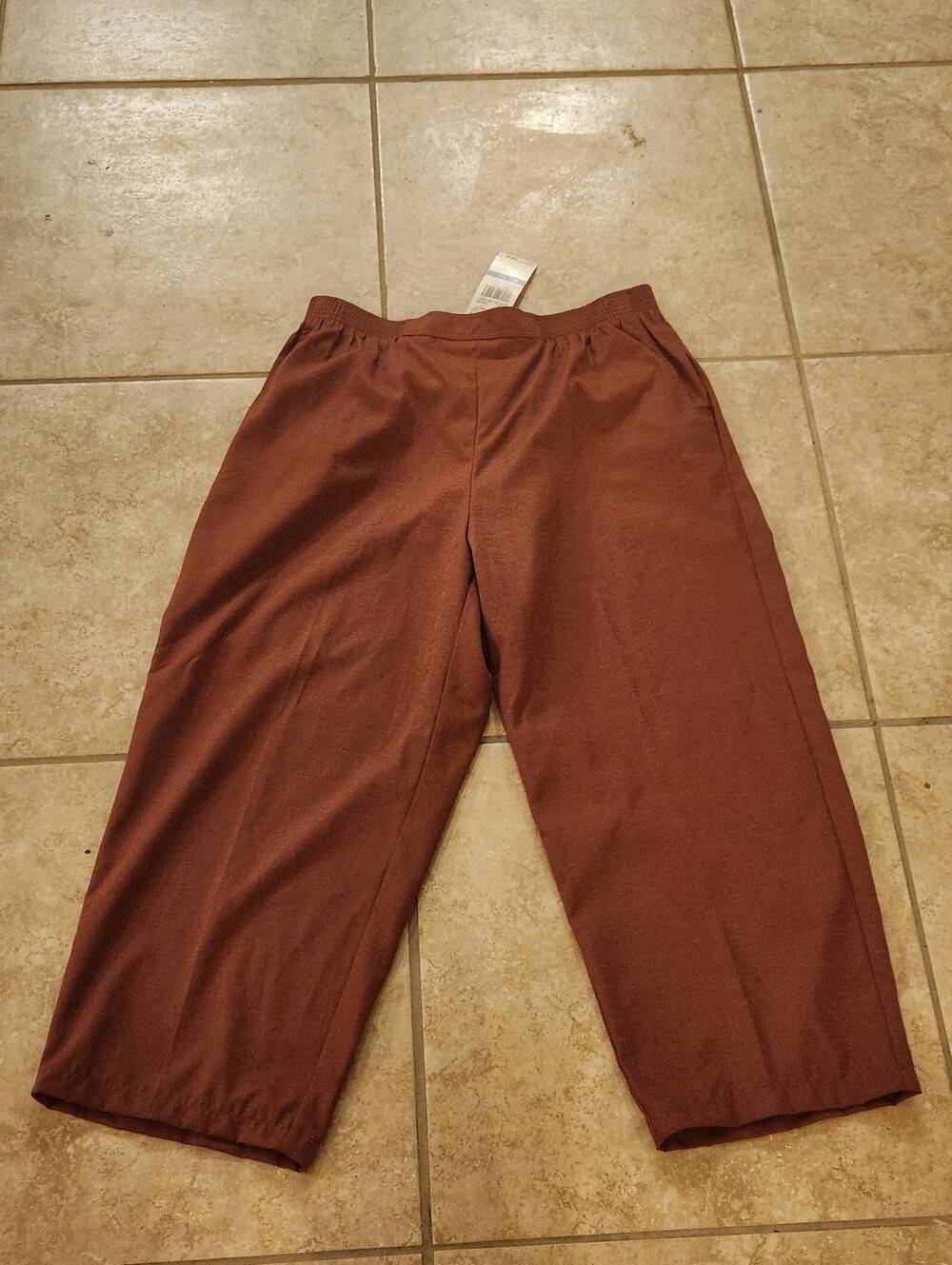 Alfred Dunner Marquesas NWT Size 18P Raisin/Red Relaxed Elastic-Waist Pants